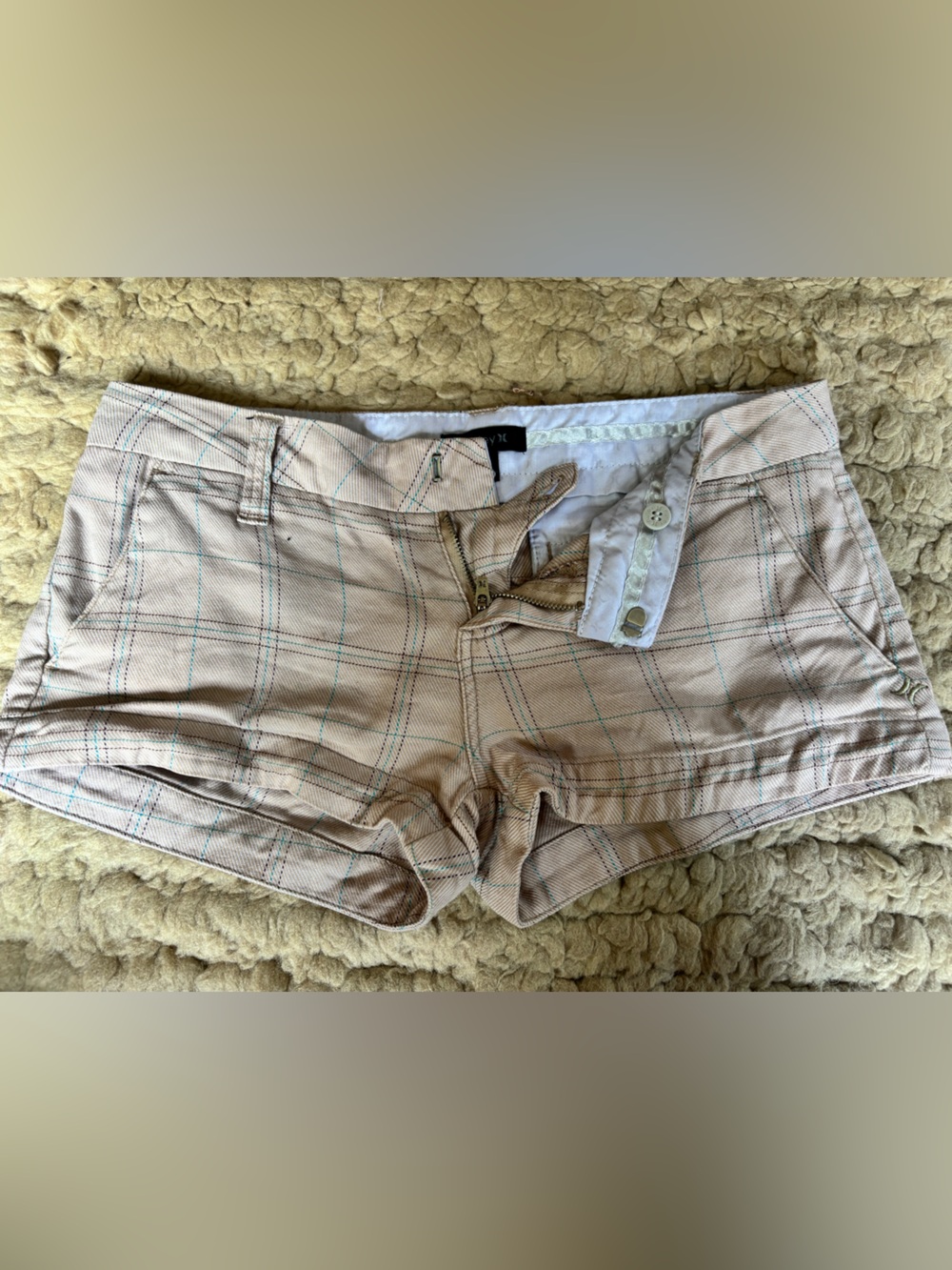 Hurley Plaid Cotton-Blend Jean Shorts - Beige with Light Blue Trim